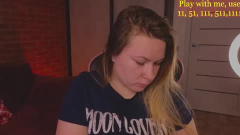 Snapshot of cute_darina chatting on 03-08-25, 04:45 Everyday stream in the same time online show from 03-08-25, 04:45