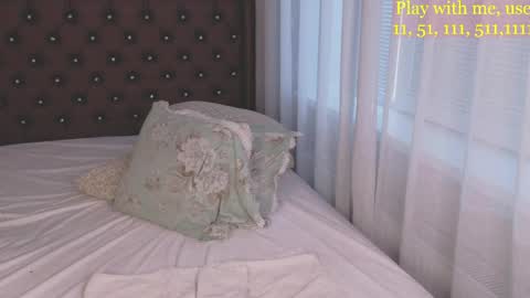 Everyday stream in the same time online show from 04-10-26, 01:22