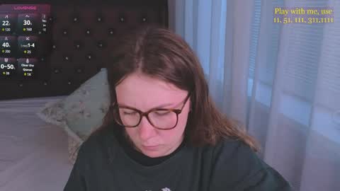 Everyday stream in the same time online show from 04-26-26, 01:25