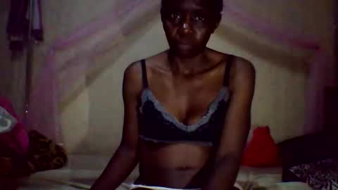 Snapshot of cute_divah4 chatting on 10-13-25, 04:51 cute_divah4 online show from 10-13-25, 04:51