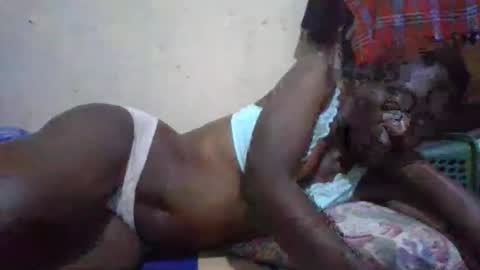 Snapshot of cute_divah4 chatting on 11-12-25, 11:25 cute_divah4 online show from 11-12-25, 11:25