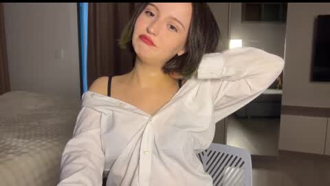 Snapshot of cute_emiliya chatting on 04-01-26, 02:56 Emily online show from 04-01-26, 02:56