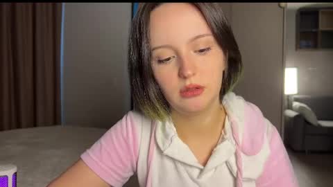 Snapshot of cute_emiliya chatting on 04-03-26, 02:42 Emily online show from 04-03-26, 02:42