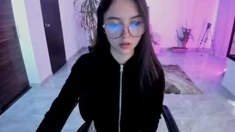 Snapshot of cute_fox_1 chatting on 06-23-26, 01:20 Bella Fox online show from 06-23-26, 01:20