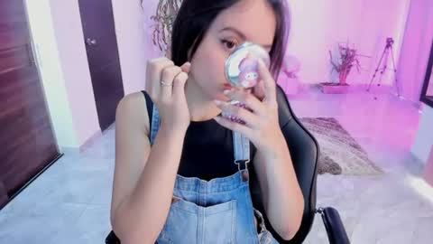 Snapshot of cute_fox_1 chatting on 07-01-26, 01:34 Bella Fox online show from 07-01-26, 01:34