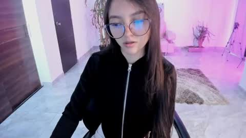 Snapshot of cute_fox_1 chatting on 07-13-26, 01:47 Bella Fox online show from 07-13-26, 01:47