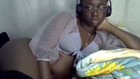 Snapshot of cute_gee chatting on 04-28-26, 01:15 daddysdoll online show from 04-28-26, 01:15