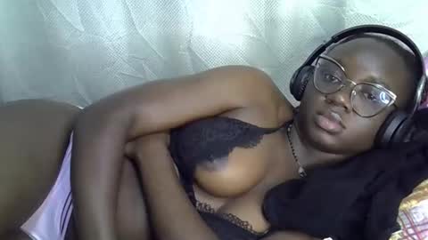 Snapshot of cute_gee chatting on 04-29-26, 03:54 daddysdoll online show from 04-29-26, 03:54