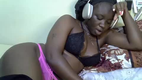 Snapshot of cute_gee chatting on 05-11-26, 02:45 daddysdoll online show from 05-11-26, 02:45
