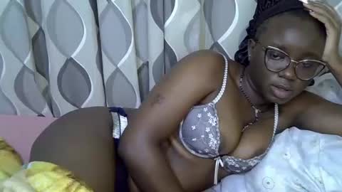 Snapshot of cute_gee chatting on 05-28-26, 06:54 daddysdoll online show from 05-28-26, 06:54