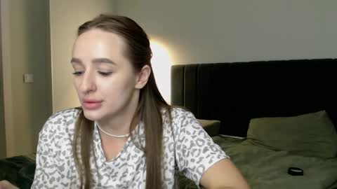 Snapshot of cute_girl_mia__ chatting on 05-06-26, 04:45 cute_girl_mia__ online show from 05-06-26, 04:45