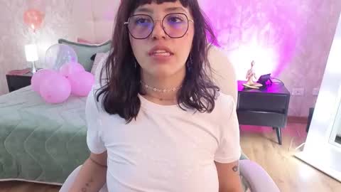 Sofa  online show from 02-20-26, 07:58