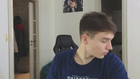 Snapshot of cute_junk chatting on 12-28-24, 11:37 Kite and Jack online show from 12-28-24, 11:37