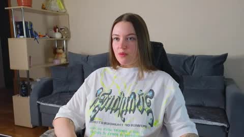 Snapshot of cute_junk chatting on 09-25-25, 03:38 Kite and Jack online show from 09-25-25, 03:38