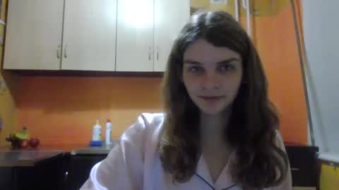 cute_kitte online show from 12-18-24, 10:02