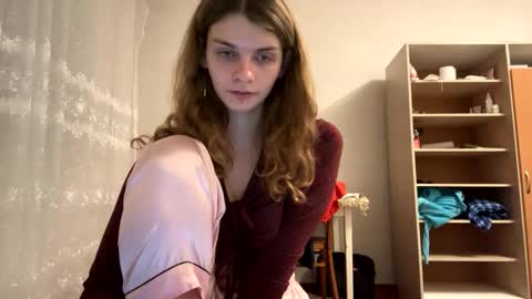 cute_kitte online show from 01-12-25, 04:00