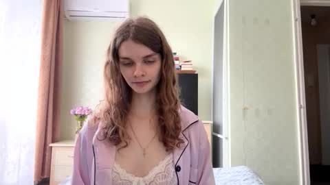 cute_kitte online show from 10-14-25, 10:05