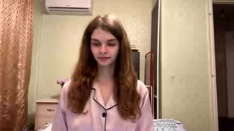cute_kitte online show from 10-22-25, 06:40