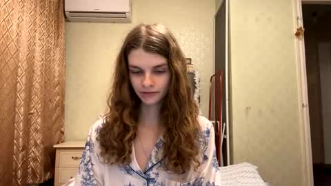cute_kitte online show from 12-17-25, 09:10