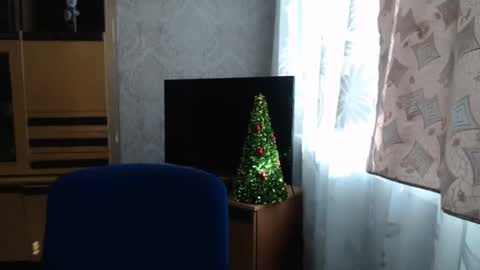 Snapshot of cute_lion_ chatting on 01-01-25, 09:49 cute_lion_ online show from 01-01-25, 09:49