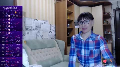 Snapshot of cute_lion_ chatting on 01-11-25, 12:18 cute_lion_ online show from 01-11-25, 12:18