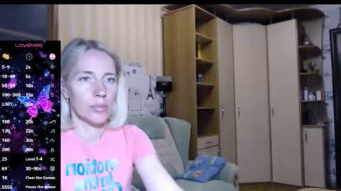 Snapshot of cute_lion_ chatting on 09-12-25, 12:49 cute_lion_ online show from 09-12-25, 12:49