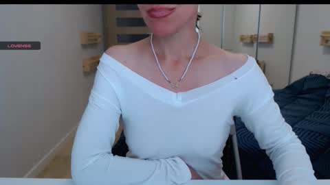 Snapshot of cute_lion_ chatting on 10-16-25, 10:49 cute_lion_ online show from 10-16-25, 10:49