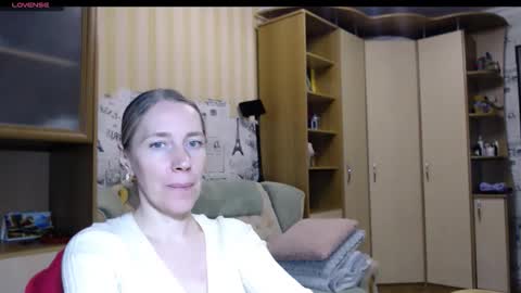 cute_lion_ online show from 12-13-25, 08:14