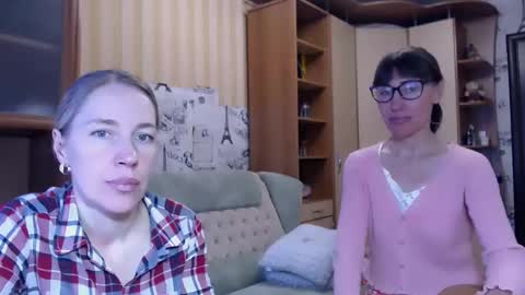 cute_lion_ online show from 03-15-26, 12:33