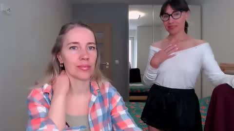 cute_lion_ online show from 04-26-26, 12:14