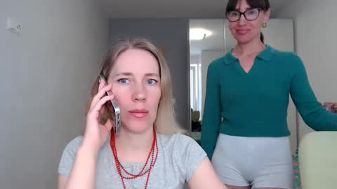 cute_lion_ online show from 05-10-26, 12:21
