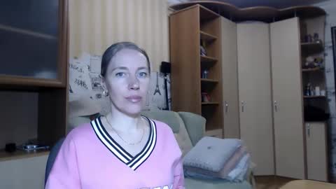 cute_lion_ online show from 05-31-26, 06:42