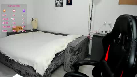Snapshot of cute_little_ass chatting on 04-30-26, 09:04 Emily online show from 04-30-26, 09:04