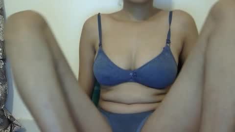 Snapshot of cute_lizaa chatting on 04-18-26, 04:05 lizaa online show from 04-18-26, 04:05