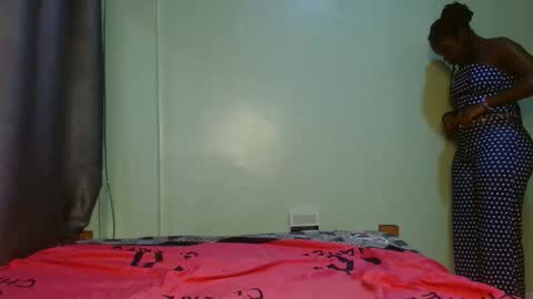 cute_lorna online show from 04-20-26, 03:15