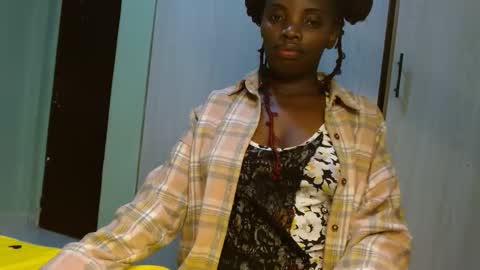 cute_lorna online show from 04-27-26, 01:58