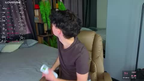 Snapshot of cute_mikex chatting on 10-17-25, 07:00 Mike online show from 10-17-25, 07:00