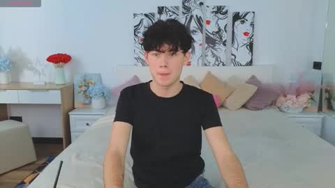 Snapshot of cute_mikex chatting on 10-18-25, 06:26 Mike online show from 10-18-25, 06:26