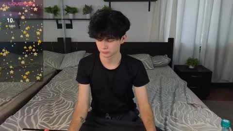 Snapshot of cute_mikex chatting on 10-20-25, 02:45 Mike online show from 10-20-25, 02:45