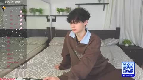 Snapshot of cute_mikex chatting on 11-10-25, 01:48 Mike online show from 11-10-25, 01:48