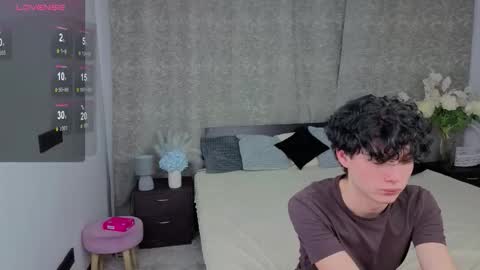 Snapshot of cute_mikex chatting on 12-03-25, 07:45 Mike online show from 12-03-25, 07:45