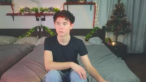 Snapshot of cute_mikex chatting on 12-14-25, 09:30 Mike online show from 12-14-25, 09:30