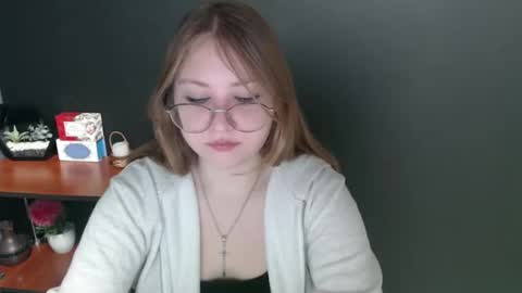 Veronica online show from 01-16-25, 07:28