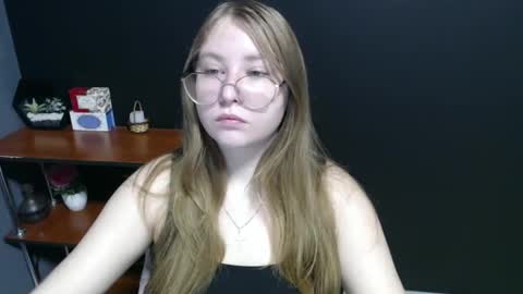 Veronica online show from 01-24-25, 07:19