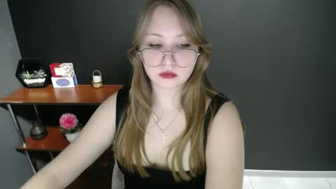 Veronica online show from 02-06-25, 10:48