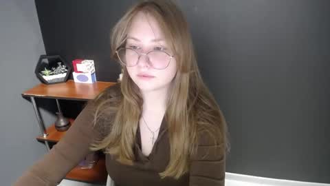 Veronica online show from 02-11-25, 07:12
