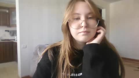 Veronica online show from 02-17-25, 10:40