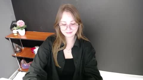 Veronica online show from 02-26-25, 07:20
