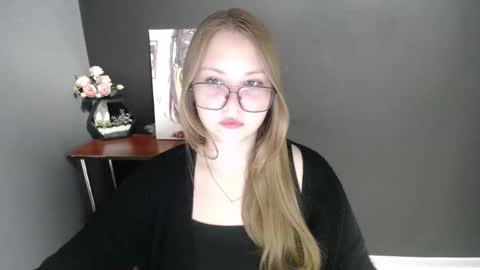 Veronica online show from 10-21-25, 06:25