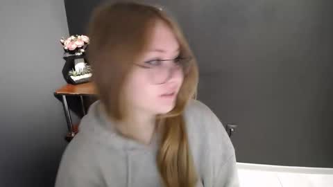 Veronica online show from 11-10-25, 07:18